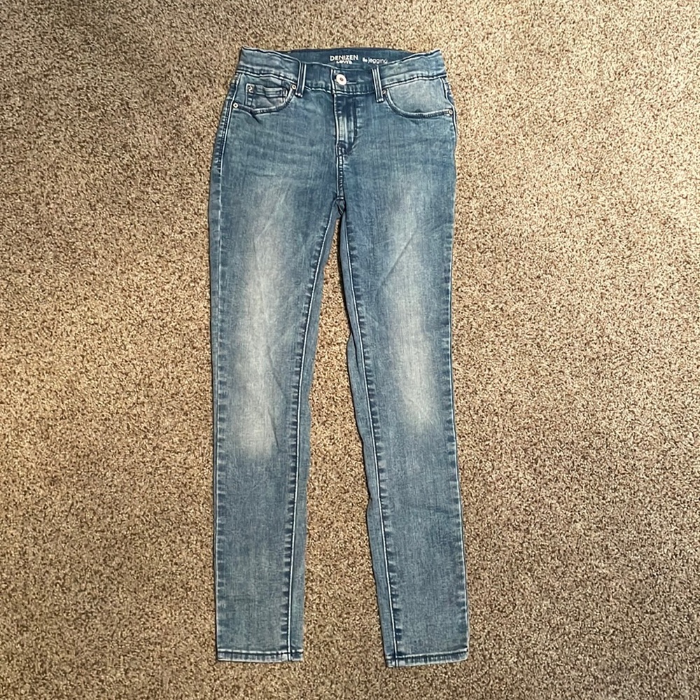 Levi Denizen jeans. Size 12 in girls. Light blue adjustable elastic waist